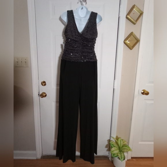 R&M Richards Black Sequin Top Sleeveless Jumpsuit. Size 10 - Picture 8 of 11